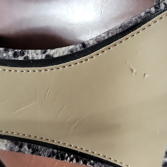 Judith Ripka Grey Snakeskin Leather Sandle Size 9.5 M - Picture 11 of 13